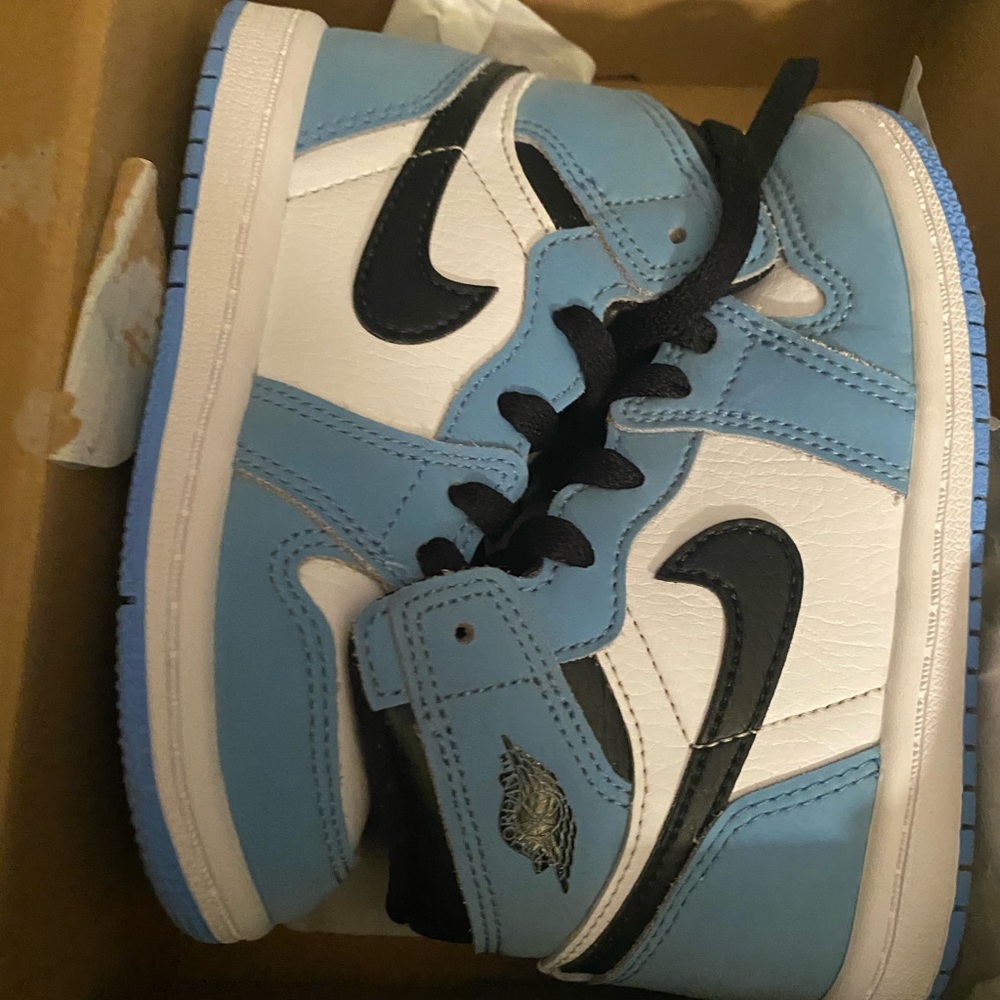 Jordan 1 Retro & Jordan Retro 5 *Authentic*